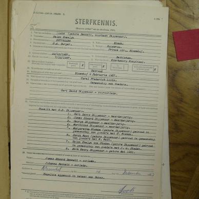 LOOTS Helen Evenlyn nee BENNETT voorheen DIPPENAAR - oorlede 7 Des 1967 LOOTS Helen Evenlyn nee BENNETT voorheen DIPPENAAR - oorlede 7 Des 1967